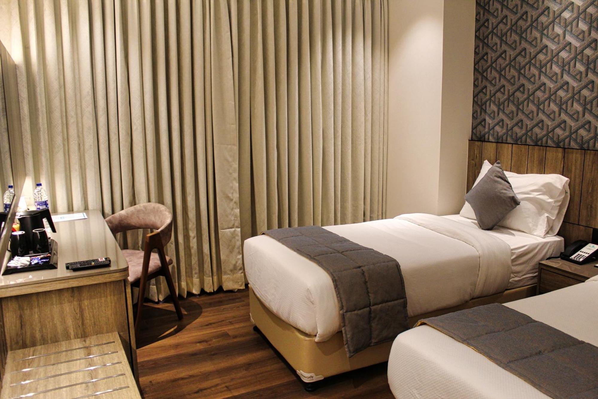 Maxxvalue Hotel Midc - Andheri Mumbai Bagian luar foto