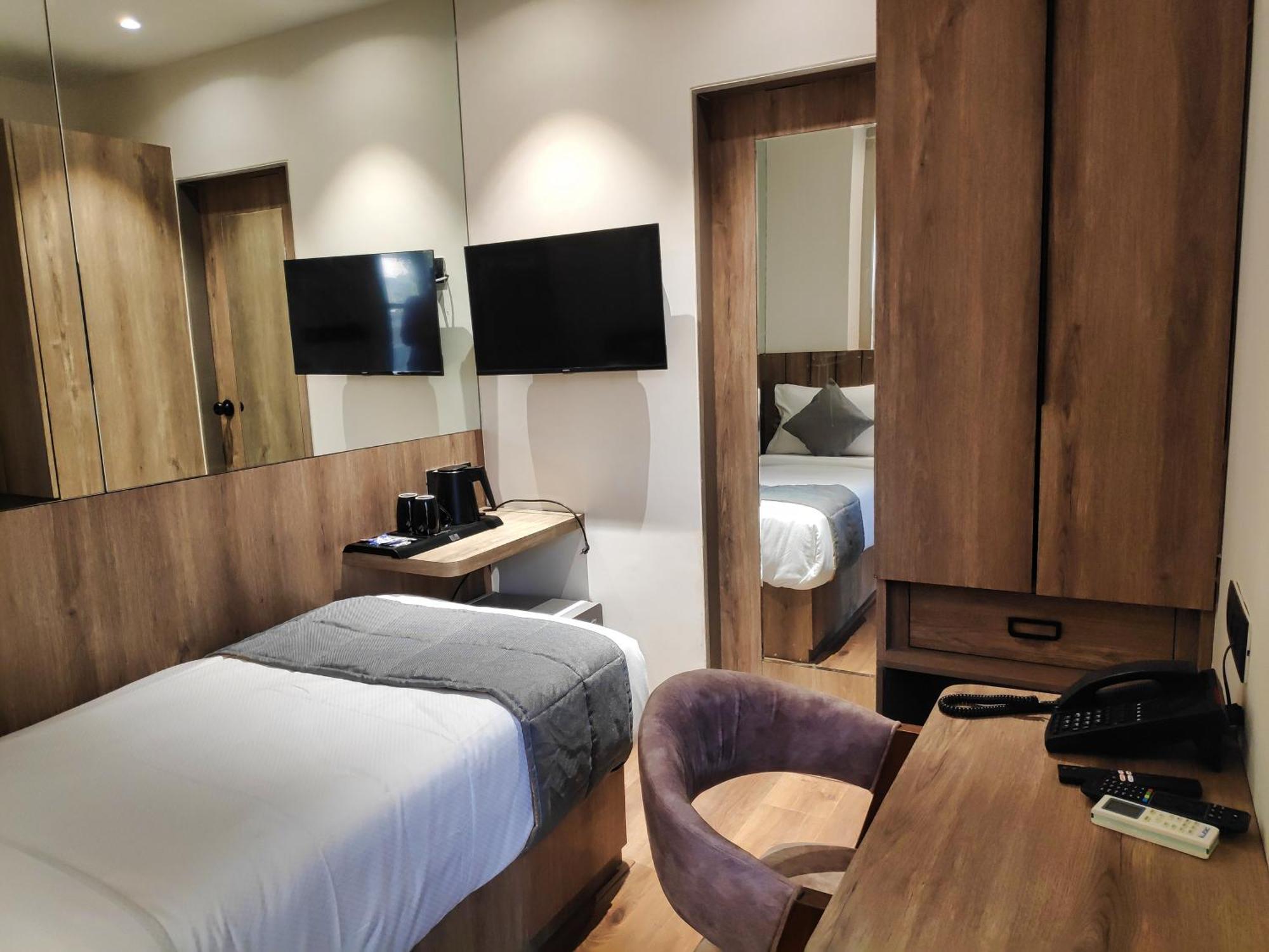 Maxxvalue Hotel Midc - Andheri Mumbai Bagian luar foto