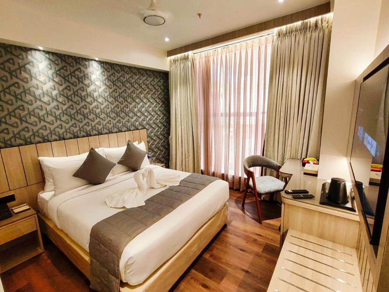 Maxxvalue Hotel Midc - Andheri Mumbai Bagian luar foto