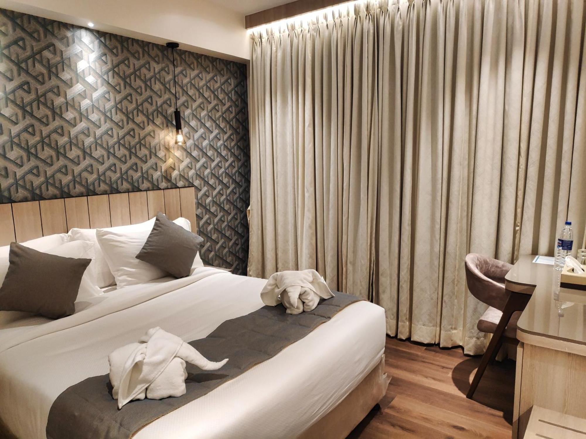Maxxvalue Hotel Midc - Andheri Mumbai Bagian luar foto