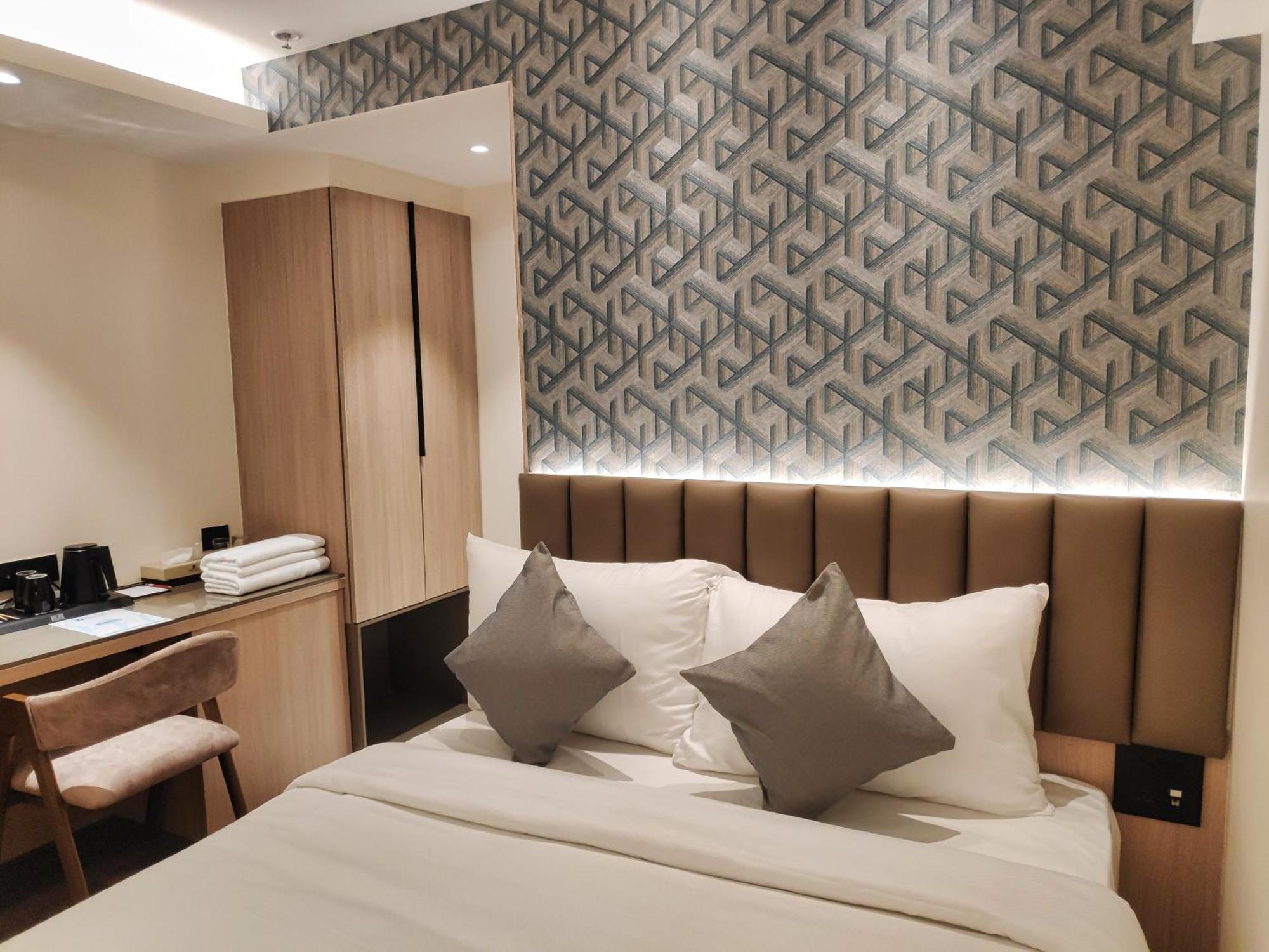 Maxxvalue Hotel Midc - Andheri Mumbai Bagian luar foto